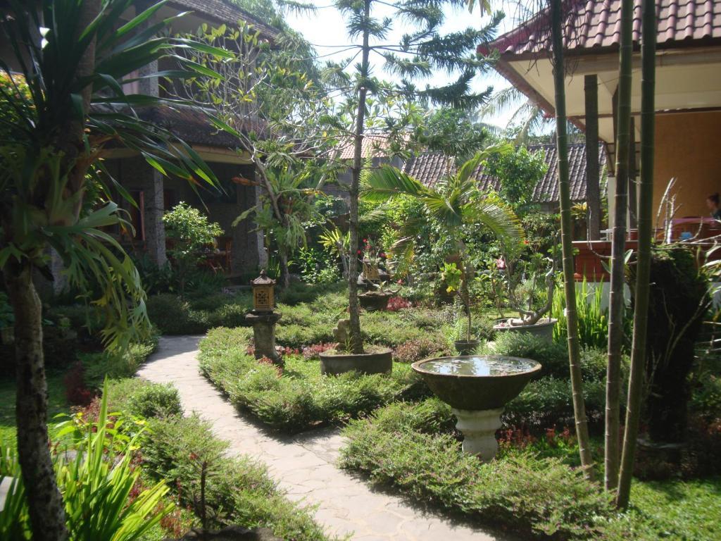 Gusti Home Stay Ubud Extérieur photo